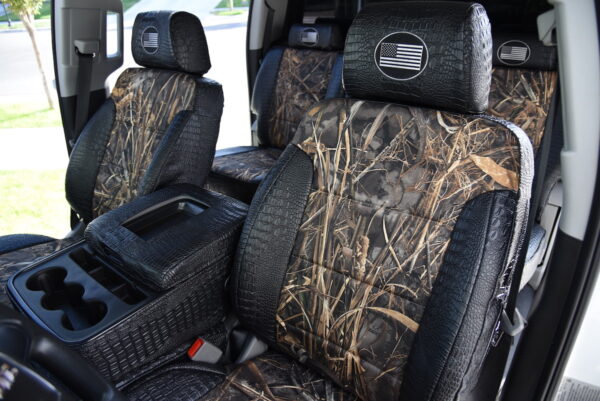 2019 GMC Sierra 3500

Insert: Realtree Max-7 (Canvas)
Trim: Midnight Croc (Sim. Leather)
Product: Camo - Gold Series