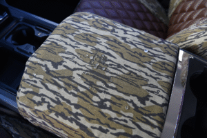 2026 Ford F-350


Insert: Brown Ostrich Diamond Stitch 
 Trim: Mossy Oak Bottomland

Product: Camo - Gold Series