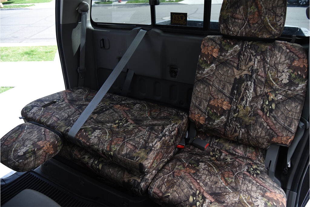 2019 Nissan Frontier rear bench Mossy Oak NB Country Bronze Series seat covers