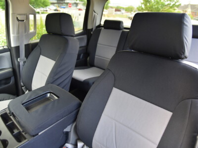 <b>
2015 Chevy Silverado 2500
</b>
<br>
Insert: Charcoal Dura EZ-Care D26 (Canvas)
</br>Trim: Black Dura EZ-Care D01 (Canvas)
<br> Product: Canvas - Gold Series </br> Black and Charcoal Dura EZ-Care