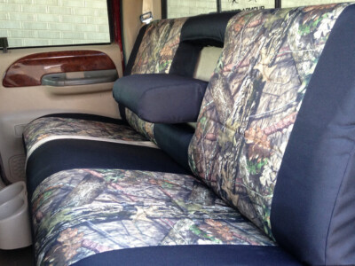 <b>
2000 Ford F-250
</b>
  <br>
         Insert: Mossy Oak® New Break-up Country™ C59 (Canvas)
  </br>Trim: Black Dura EZ-Care D01 (Canvas)
<br> Product: Camo - Gold Series </br> | Covers and Camo