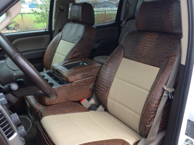 <b>
2015 Chevy Silverado 2500
</b>
  <br>
         Insert: Sandstone Sof-Touch S35 (Sim. Leather)
  </br>Trim: Java Croc E42 (Sim. Leather)
<br>Product: Exotic - Gold Series</br> | Covers and Camo