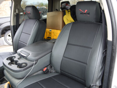 <b>
2015 RAM 3500
</b>
  <br>
         Insert: Black Sof-Touch S01 (Sim. Leather)
  </br>Trim: Charcoal Sof-Touch S26  (Sim. Leather)
</br>Product: Sim. Leather - Gold Series | Covers and Camo