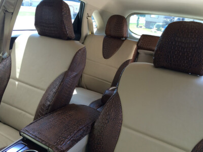 <b>
2015 Toyota Venza
</b>
  <br>
         Insert: Sandstone Sof-Touch S35 (Sim. Leather)
  </br>Trim: Java Croc E42 (Sim. Leather)
<br>Product: Exotic - Gold Series</br> | Covers and Camo
