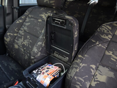 <b>
2019 Toyota Tacoma
</b>
<br>
Insert: Multicam Black C80 (Canvas)
</br>Trim: Multicam Black C80 (Canvas)
<br>Product: Camo - Gold Series </br> | Covers and Camo