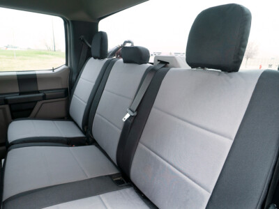 <b>
2022 Ford F-250 
</b>
  <br>
         Insert: Silver Gray Dura EZ-Care D13 (Canvas)
  </br>Trim: Black Dura EZ-Care D01 (Canvas)
<br> Product: Canvas - Gold Series </br> 2022 Ford F-250 Gray and Black Canvas Rear Seat Covers Covers And Camo