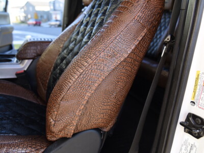 <b>
2018 Ford F-350
</b>
<br>
Insert: Midnight Croc E43 Diamond (Sim. Leather)
</br>Trim: Java Croc E42 (Sim. Leather) 
</br>Product: Exotic - Gold Series | Covers and Camo