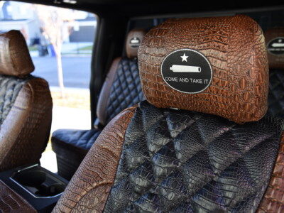 <b>
2018 Ford F-350
</b>
<br>
Insert: Midnight Croc E43 Diamond (Sim. Leather)
</br>Trim: Java Croc E42 (Sim. Leather) 
</br>Product: Exotic - Gold Series Ford Seat Covers