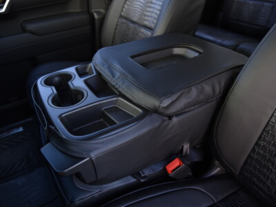 <b>
2022 Chevy Silverado 1500
</b>
  <br>
         Insert: Midnight Croc E43 (Sim. Leather)
  </br>Trim: Black SofTouch S01 (Sim. Leather)
</br>Product: Sim. Leather - Gold Series | Covers and Camo