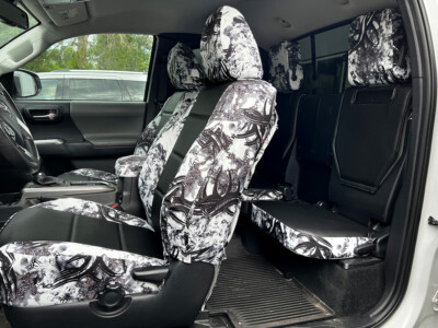 <b>
2018 Toyota Tacoma
</b>
<br>
Insert: Black Carbon Fiber F01 (Sim. Leather)
</br>Trim: Goldberg Arctikon C73 (Canvas)
<br>Product: Camo - Gold Series </br> | Covers and Camo