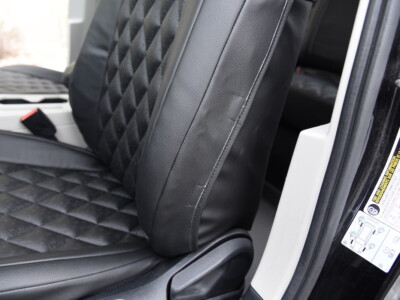 <b>
2019 Volkswagon Jetta 
</b>
  <br>
         Insert: Black Ostrich E01 Diamond (Sim. Leather) 
  </br>Trim: Black SofTouch S01 (Sim. Leather)
</br>Product: Sim. Leather - Gold Series | Covers and Camo