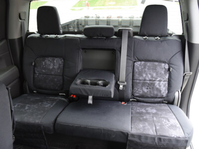 <b>
2021 Chevy Silverado 1500
</b>
  <br>
         Insert: Kryptek® Typhon™ C71 (Canvas)  
  </br>Trim: Black Dura EZ-Care D01 (Canvas)
<br>Product: Camo - Gold Series </br> | Covers and Camo