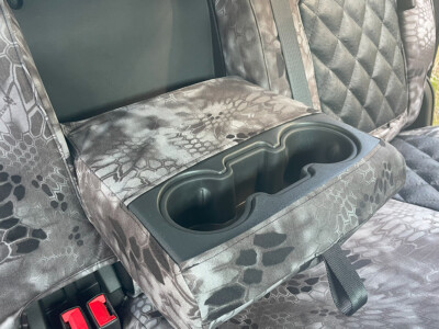 <b>
2022 Chevy Silverado 1500
</b>
<br>
Insert: Black Ostrich E01  Diamond (Sim. Leather)
</br> Trim: Kryptek Raid C72 (Canvas)
</br> Product: Camo - Gold Series | Covers and Camo