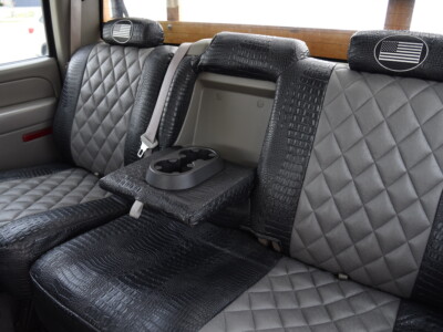 <b>
2006 Chevy Silverado 3500
</b>
  <br>
         Insert: Charcoal Ostrich E26 Diamond (Sim. Leather)
  </br>Trim: Midnight Croc E43 (Sim. Leather)
</br>Product: Exotic - Gold Series | Covers and Camo