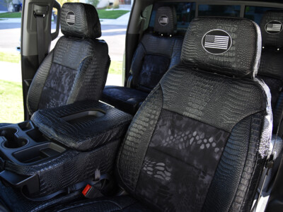 <b> 2025 GMC Sierra 3500 </b>
<br> Insert: Kryptek Typhon (Canvas)
</br> Trim: Midnight Croc (Sim. Leather)
</br> Product: Camo - Gold Series | Covers and Camo