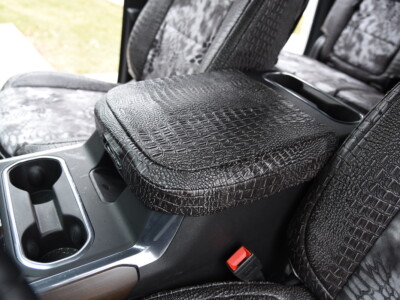 <b>2025 Chevy Silverado 2500
</b><br>
Insert: Kryptek Raid (Canvas)
</br>Trim: Ebony Croc (Sim. Leather)
<br>Product: Exotic - Gold Series </br> | Covers and Camo