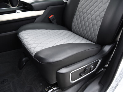 2022 RAM 1500 | Light Gray Diamond | Black Faux Leather 2022 RAM 1500 driver seat with Light Gray Diamond faux leather insert