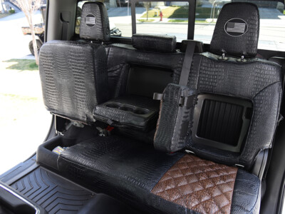 <b>
2024 GMC Sierra 3500
</b>
<br>
Insert: Java Croc Diamond Stitch
</br> Trim: Midnight Croc
</br>Product: Exotic - Gold Series | Covers and Camo