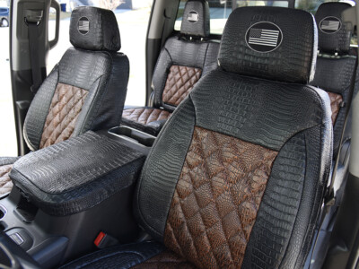 <b>
2024 GMC Sierra 3500
</b>
<br>
Insert: Java Croc Diamond Stitch
</br> Trim: Midnight Croc
</br>Product: Exotic - Gold Series | Covers and Camo