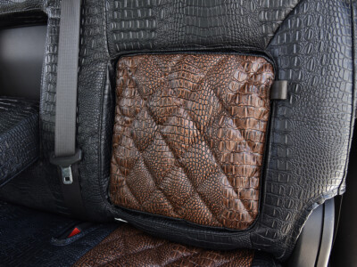 <b>
2024 GMC Sierra 3500
</b>
<br>
Insert: Java Croc Diamond Stitch
</br> Trim: Midnight Croc
</br>Product: Exotic - Gold Series | Covers and Camo